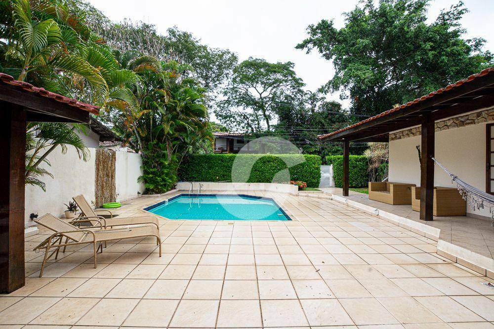 Casa à venda com 4 quartos, 295m² - Itaipu,Niterói