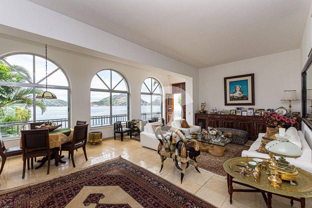 Casa à venda com 3 quartos, 180m² - São Francisco,Niterói