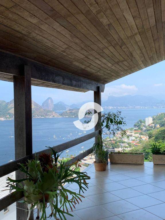 Casa à venda com 4 quartos, 624m² - São Francisco,Niterói