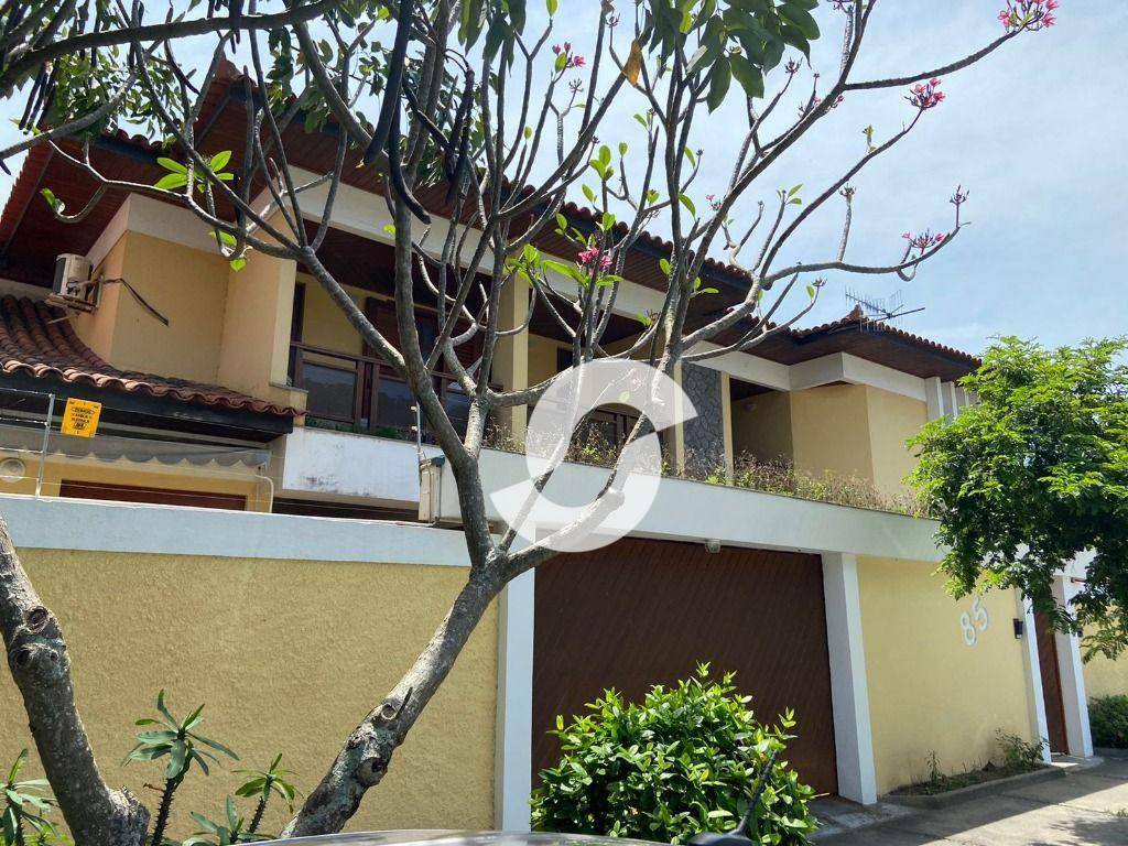 Casa à venda com 4 quartos, 368m² - São Francisco,Niterói
