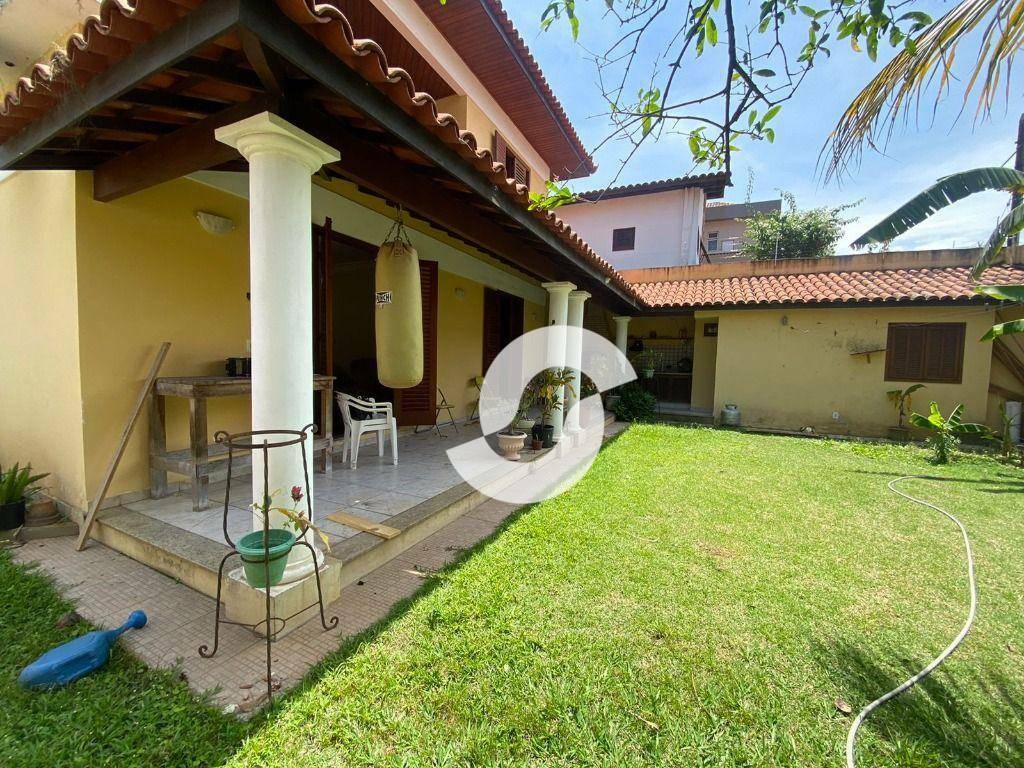  - Casa com 4 dormitórios à venda, 368 m² por R$ 2.200.000,00 - São Francisco - Niterói/RJ