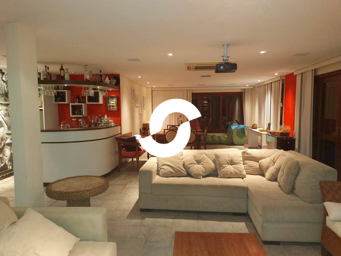 Casa à venda com 4 quartos, 400m² - Itaipu,Niterói