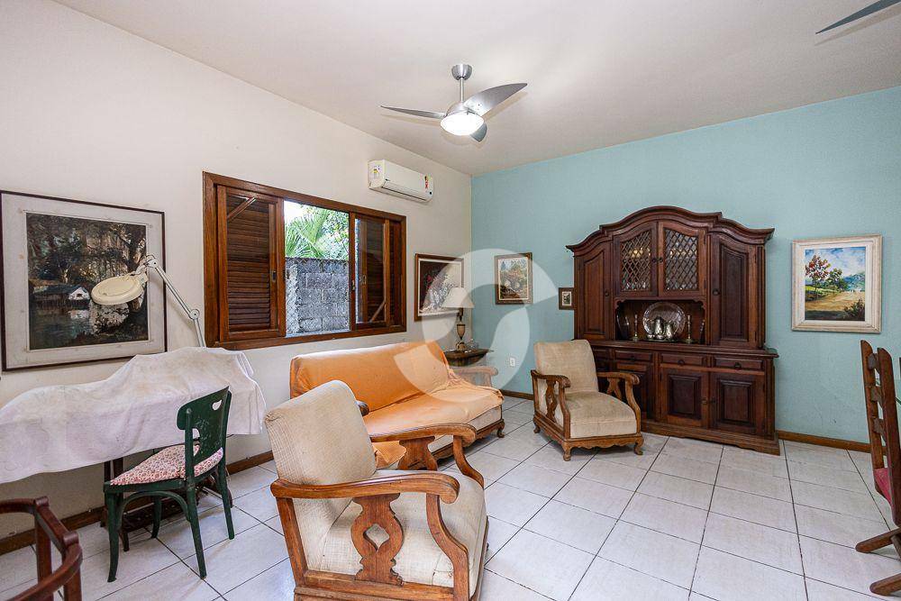  - Casa à venda, 240 m² por R$ 750.000,00 - Pendotiba - Niterói/RJ