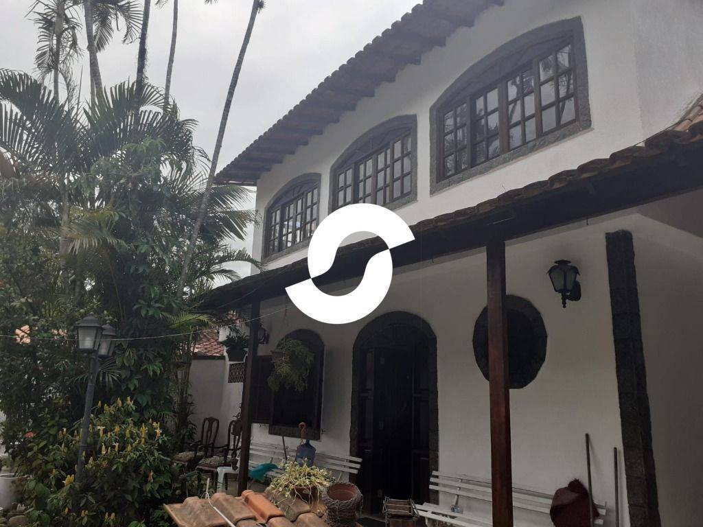 Casa à venda com 3 quartos, 200m² - Piratininga,Niterói