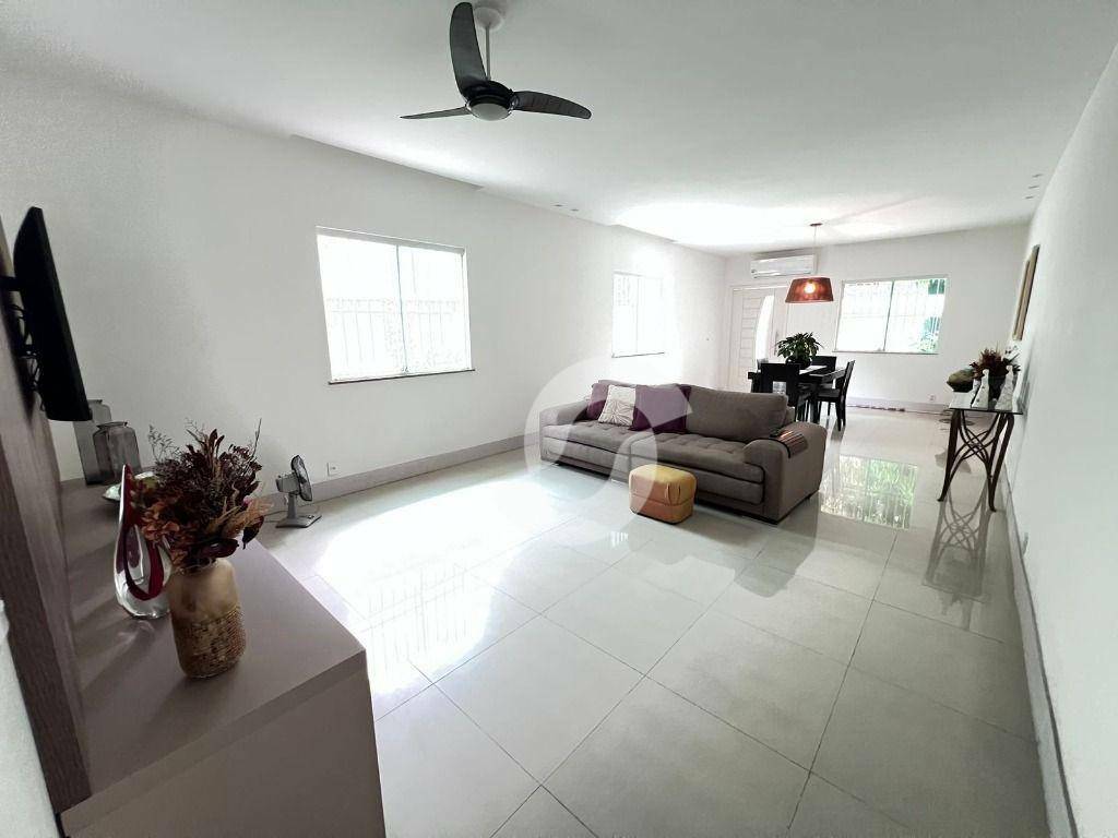 Casa à venda com 4 quartos, 209m² - São Francisco,Niterói