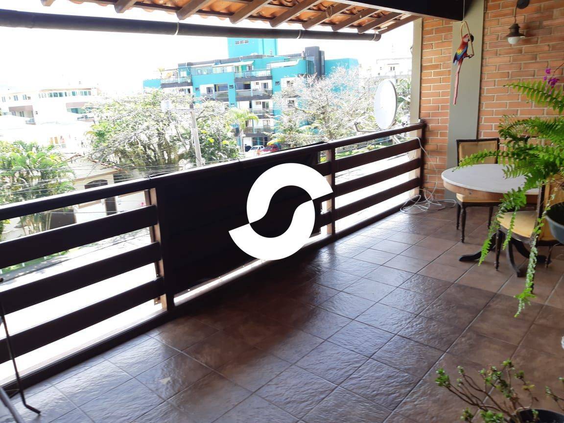 Casa à venda com 4 quartos, 377m² - Itaipu,Niterói