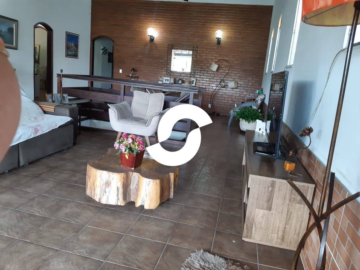 Casa à venda com 4 quartos, 377m² - Itaipu,Niterói