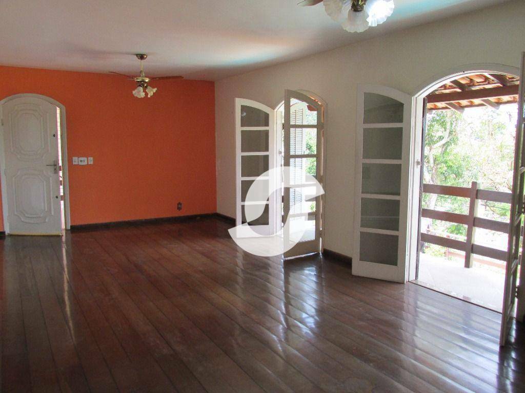 Casa à venda com 3 quartos, 310m² - Largo da Batalha,Niterói