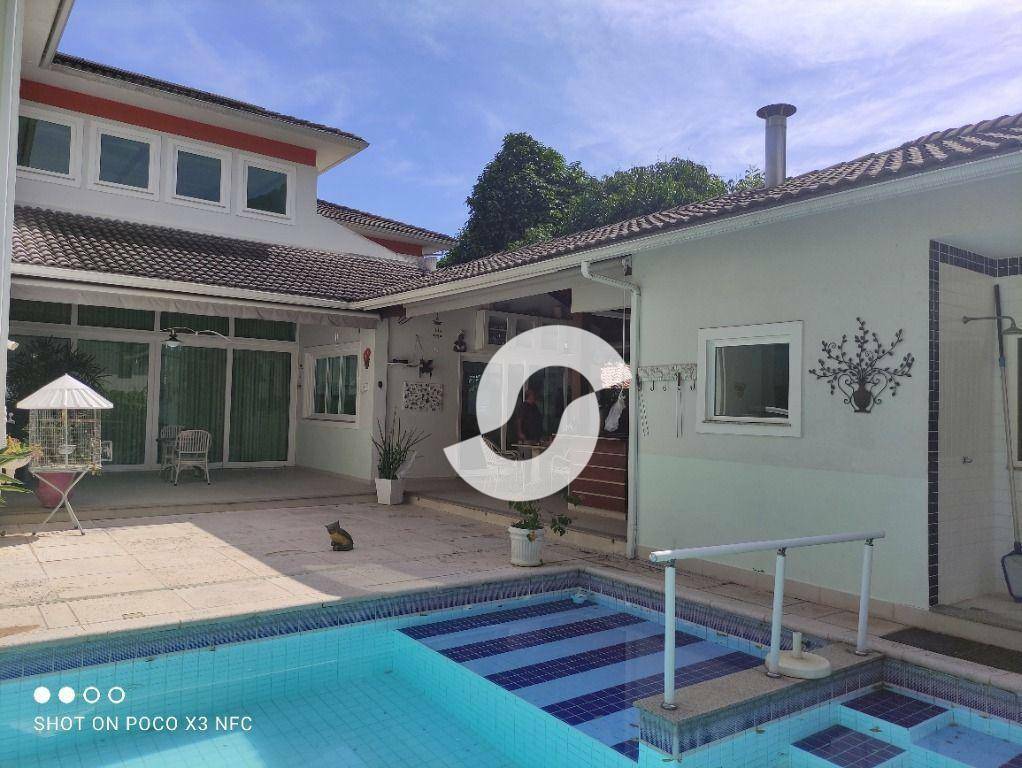 Casa à venda com 4 quartos, 582m² - Itaipu,Niterói