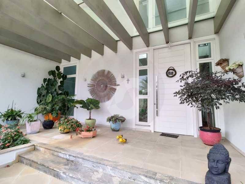  - Casa com 4 dormitórios à venda, 582 m² por R$ 3.450.000,00 - Itaipu - Niterói/RJ