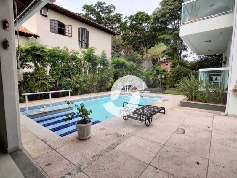 Casa à venda com 4 quartos, 582m² - Itaipu,Niterói