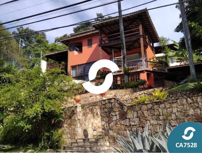 Casa à venda com 3 quartos, 370m² - Mata Paca,Niterói
