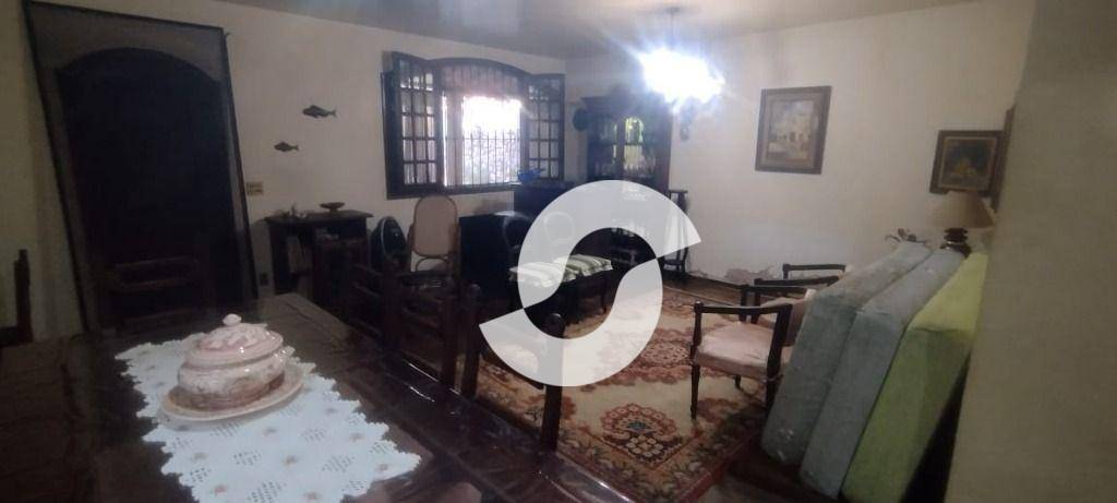 Casa à venda com 4 quartos, 190m² - São Francisco,Niterói