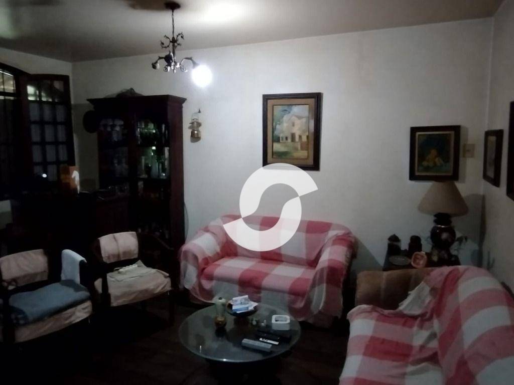 Casa à venda com 4 quartos, 190m² - São Francisco,Niterói