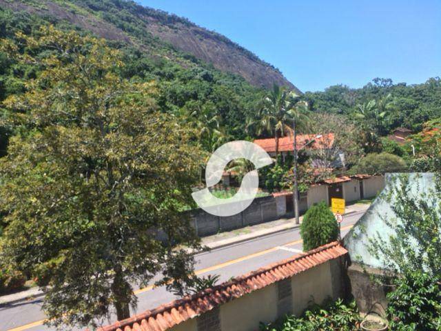 Casa à venda com 8 quartos, 804m² - Itaipu,Niterói