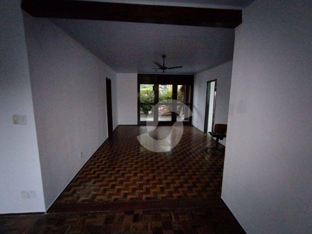  - Casa com 5 dormitórios à venda, 300 m² por R$ 620.000,00 - Maria Paula - Niterói/RJ