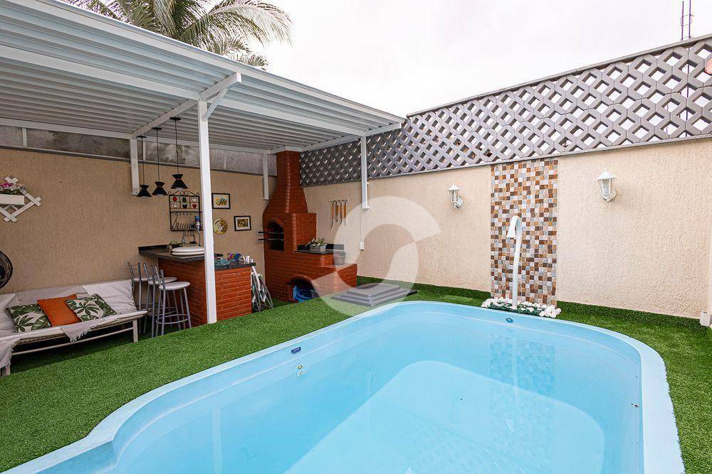 Casa à venda com 4 quartos, 270m² - Itaipu,Niterói