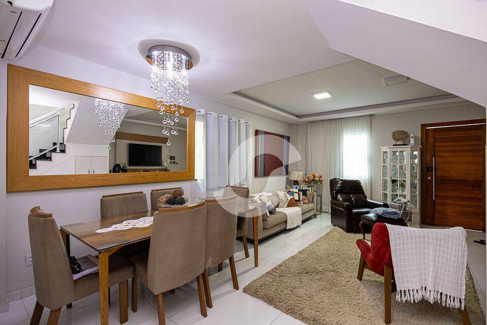 Casa à venda com 4 quartos, 270m² - Itaipu,Niterói