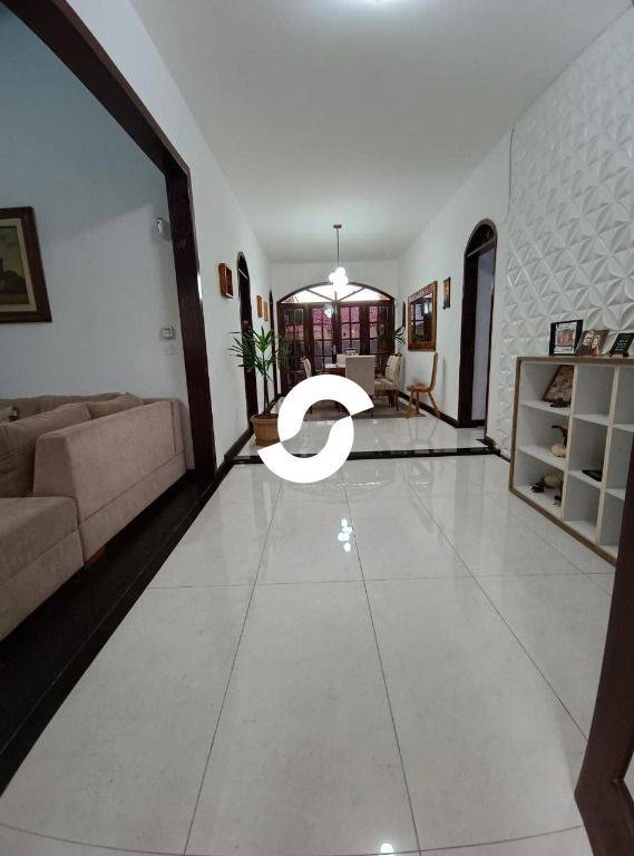 Casa à venda com 4 quartos, 167m² - Itaipu,Niterói