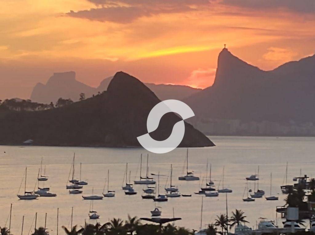 Casa à venda com 4 quartos, 608m² - São Francisco,Niterói