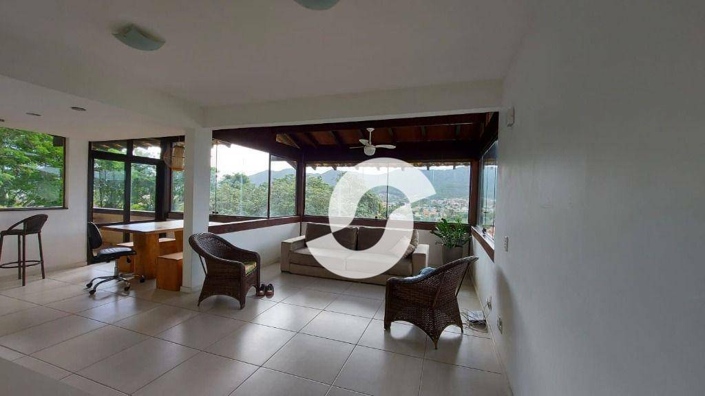 Casa à venda com 4 quartos, 193m² - Itaipu,Niterói