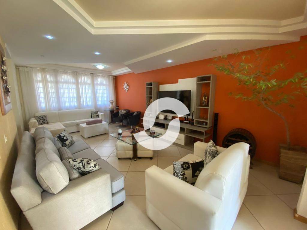 Casa à venda com 4 quartos, 361m² - Camboinhas,Niterói