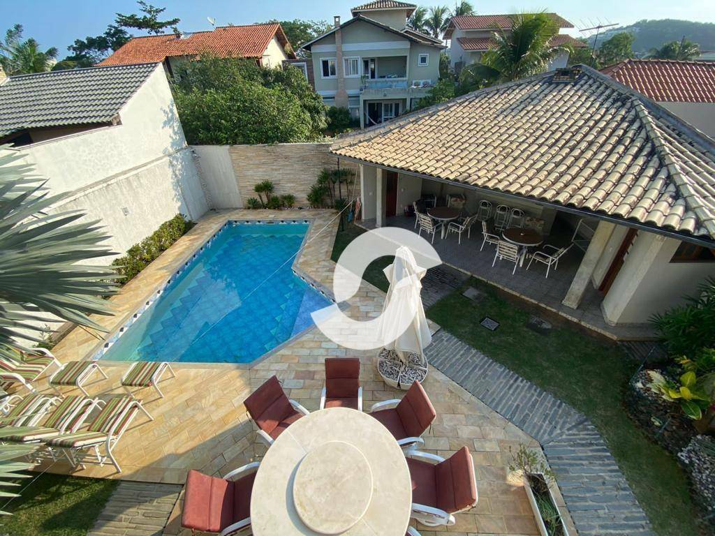 Casa à venda com 4 quartos, 361m² - Camboinhas,Niterói