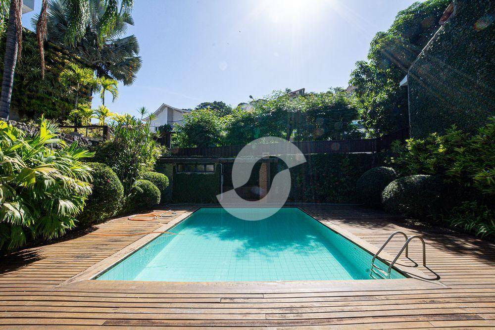 Casa à venda com 4 quartos, 743m² - São Francisco,Niterói