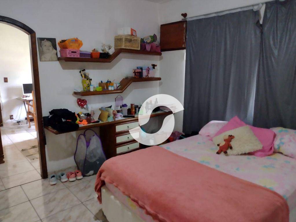 Casa à venda com 4 quartos, 230m² - Piratininga,Niterói