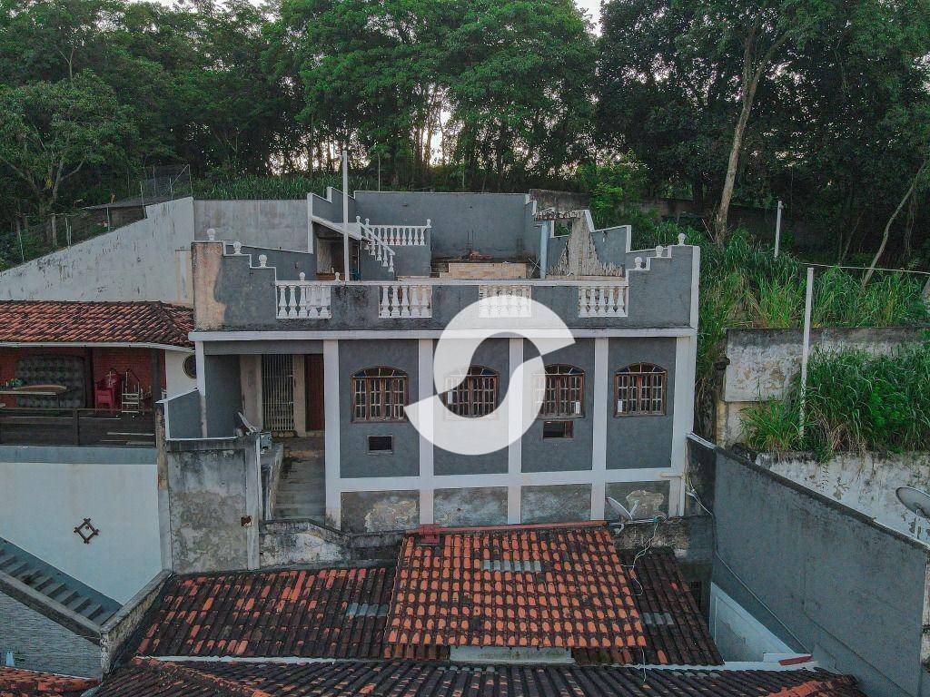 Casa à venda com 4 quartos, 376m² - Itaipu,Niterói