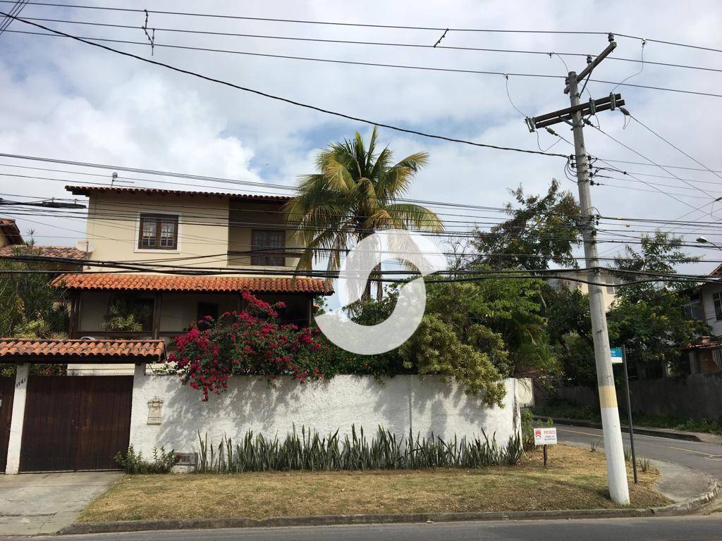 Casa à venda com 4 quartos, 315m² - Piratininga,Niterói