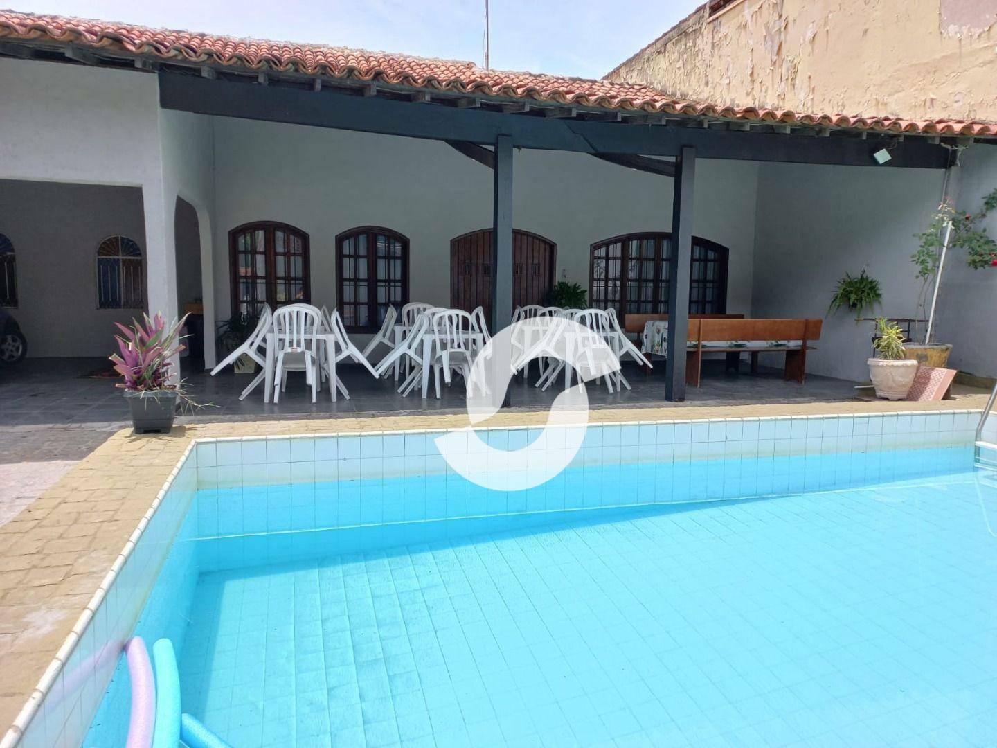 Casa à venda com 3 quartos, 225m² - Pendotiba,Niterói