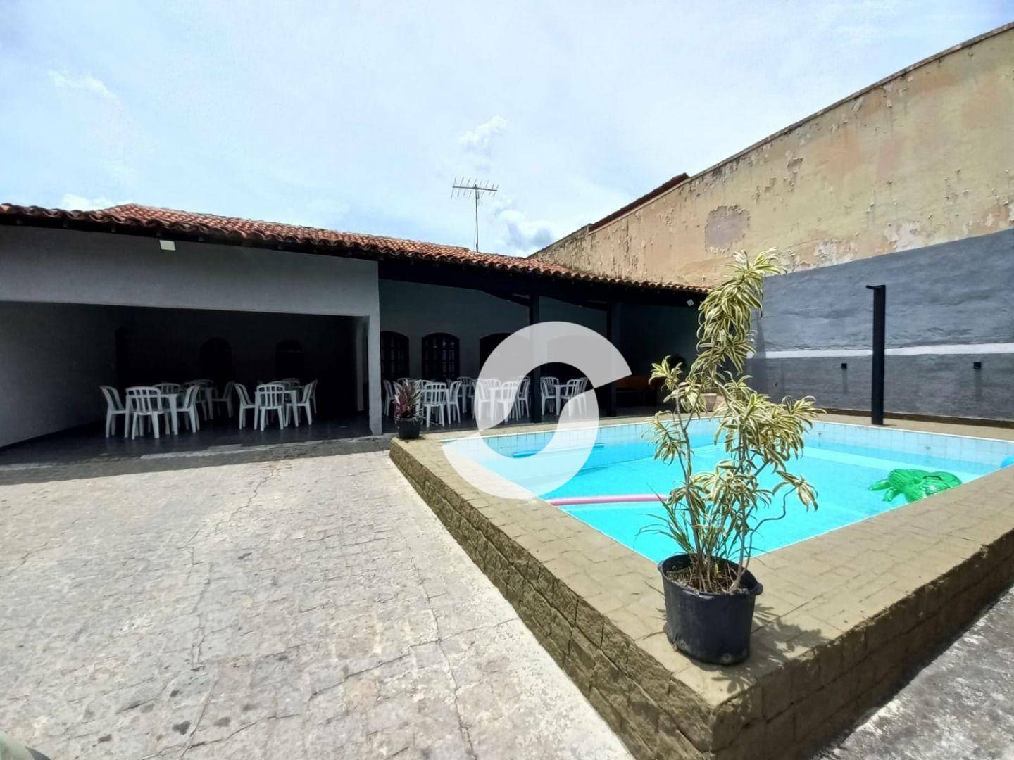 Casa à venda com 3 quartos, 225m² - Pendotiba,Niterói
