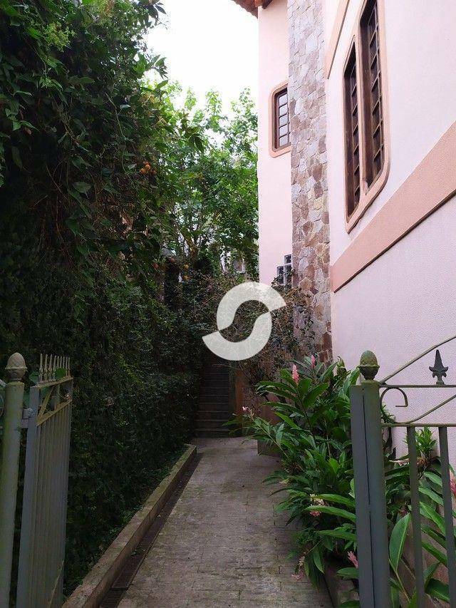  - Casa à venda, 321 m² por R$ 1.600.000,00 - Pendotiba - Niterói/RJ