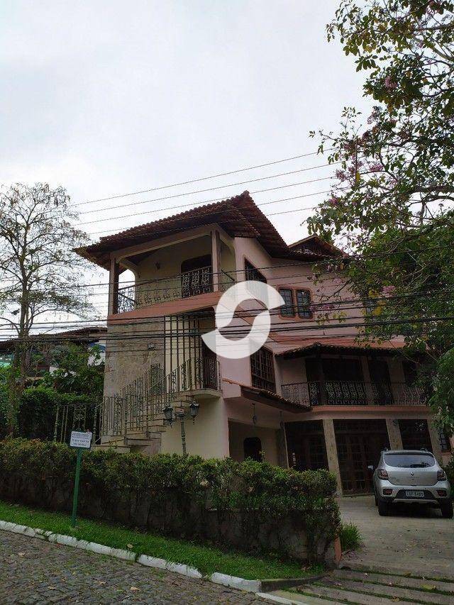 Casa à venda com 6 quartos, 321m² - Pendotiba,Niterói