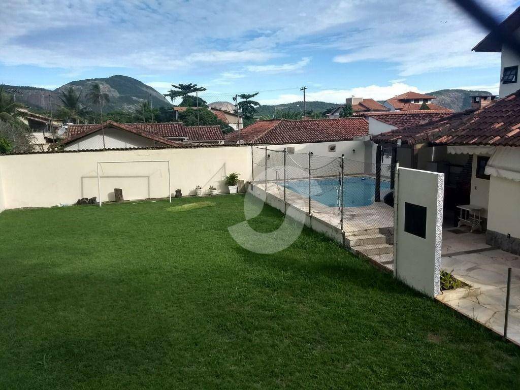 Casa à venda com 4 quartos, 230m² - Itaipu,Niterói