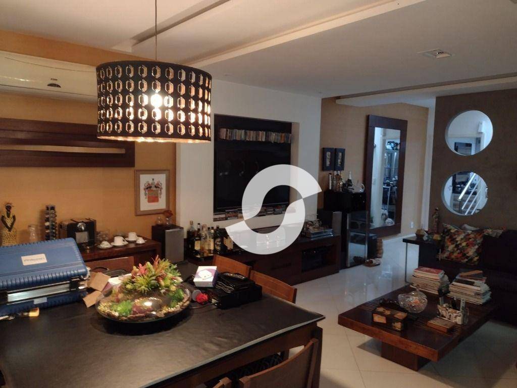 Casa à venda com 3 quartos, 200m² - São Francisco,Niterói