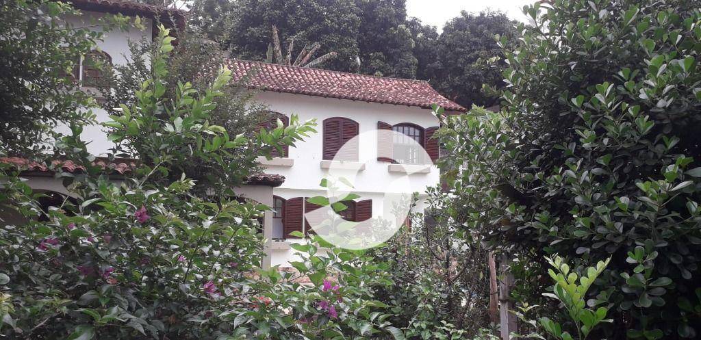 Casa à venda com 5 quartos, 300m² - Maria Paula,Niterói
