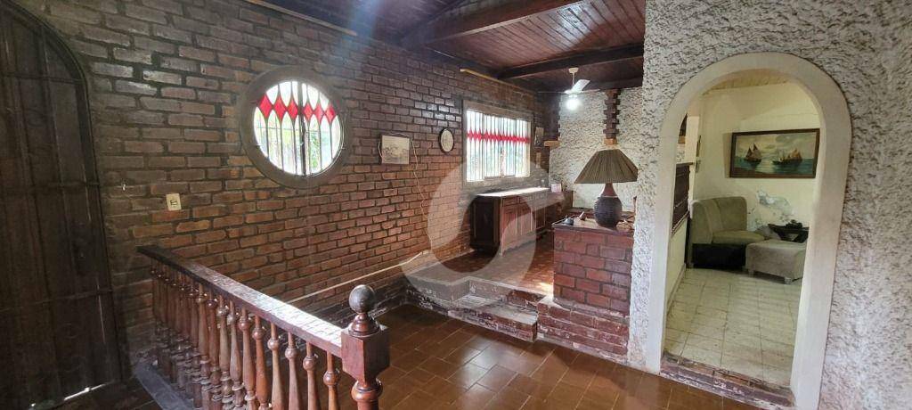 Casa à venda com 6 quartos, 223m² - Maravista,Niterói