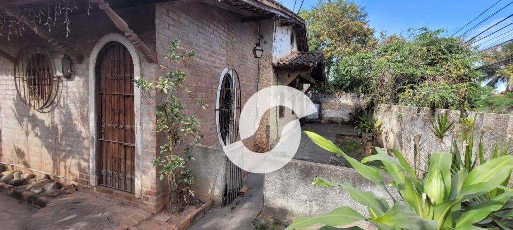 Casa à venda com 6 quartos, 223m² - Maravista,Niterói