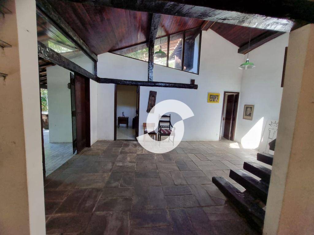  - Casa com 5 dormitórios à venda, 230 m² por R$ 850.000,00 - Pendotiba - Niterói/RJ
