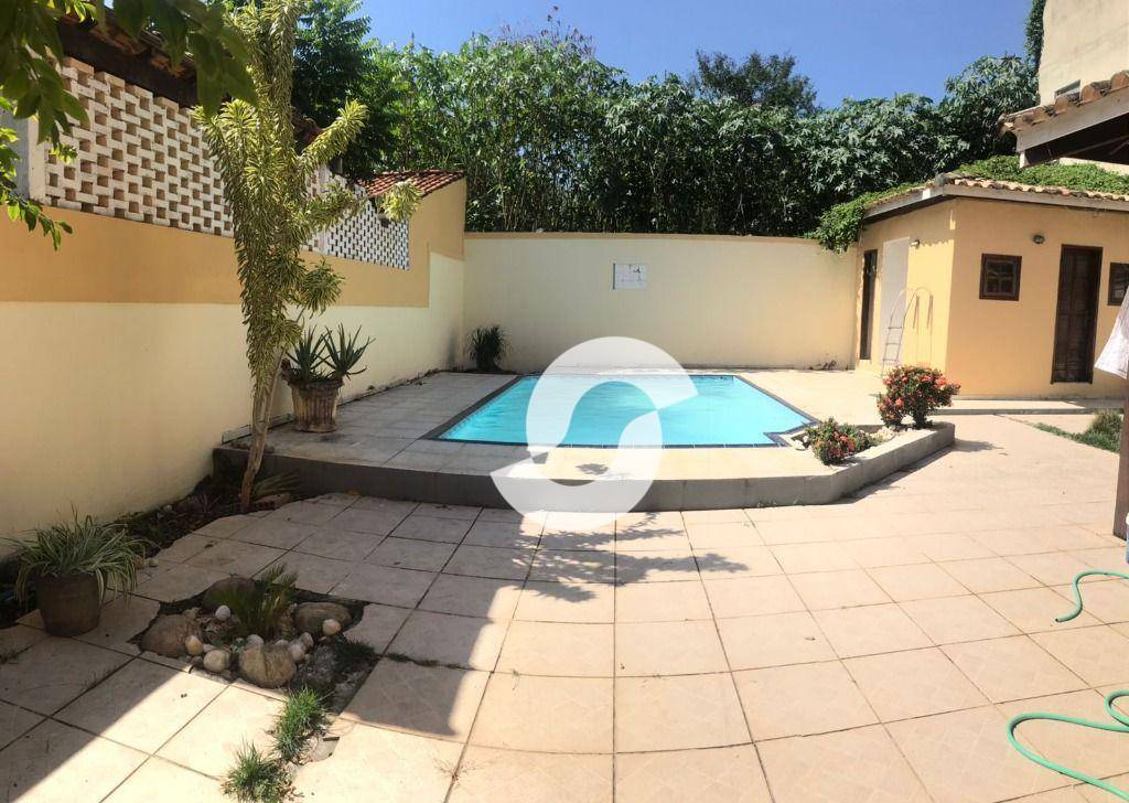 Casa à venda com 4 quartos, 200m² - Piratininga,Niterói