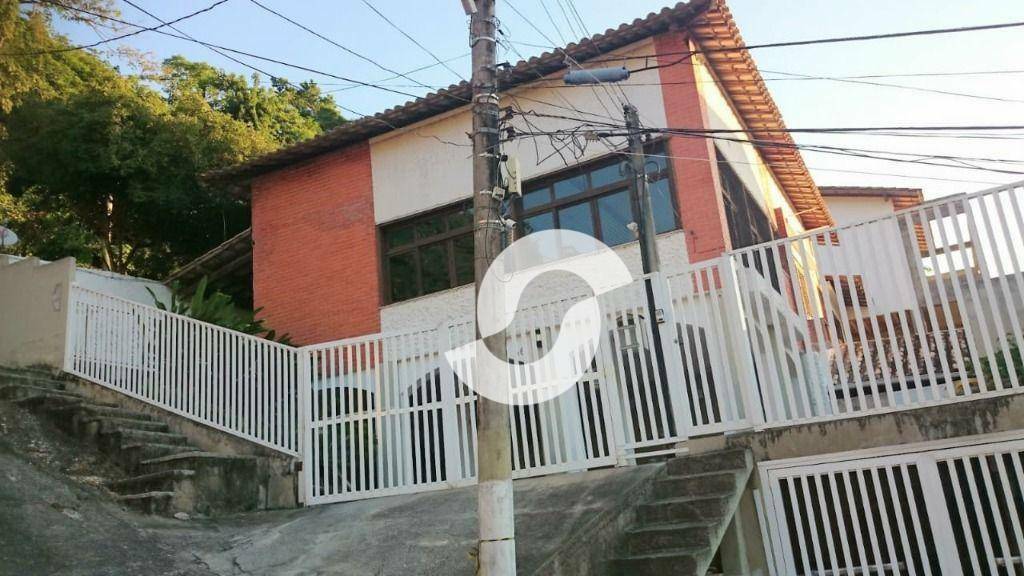 Casa à venda com 4 quartos, 300m² - São Francisco,Niterói