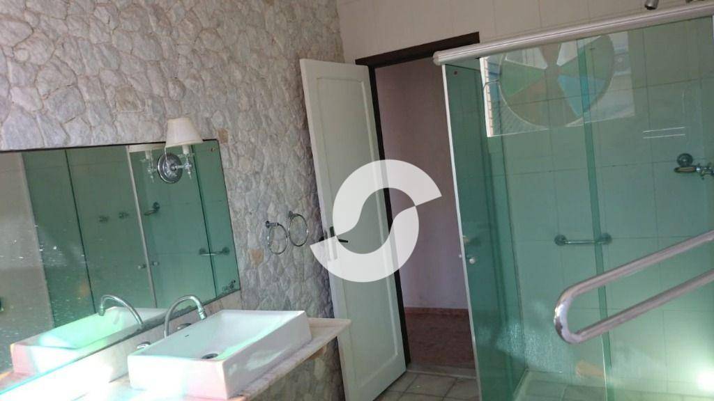 Casa à venda com 4 quartos, 300m² - São Francisco,Niterói