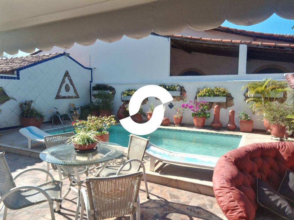 Casa à venda com 4 quartos, 321m² - Itaipu,Niterói