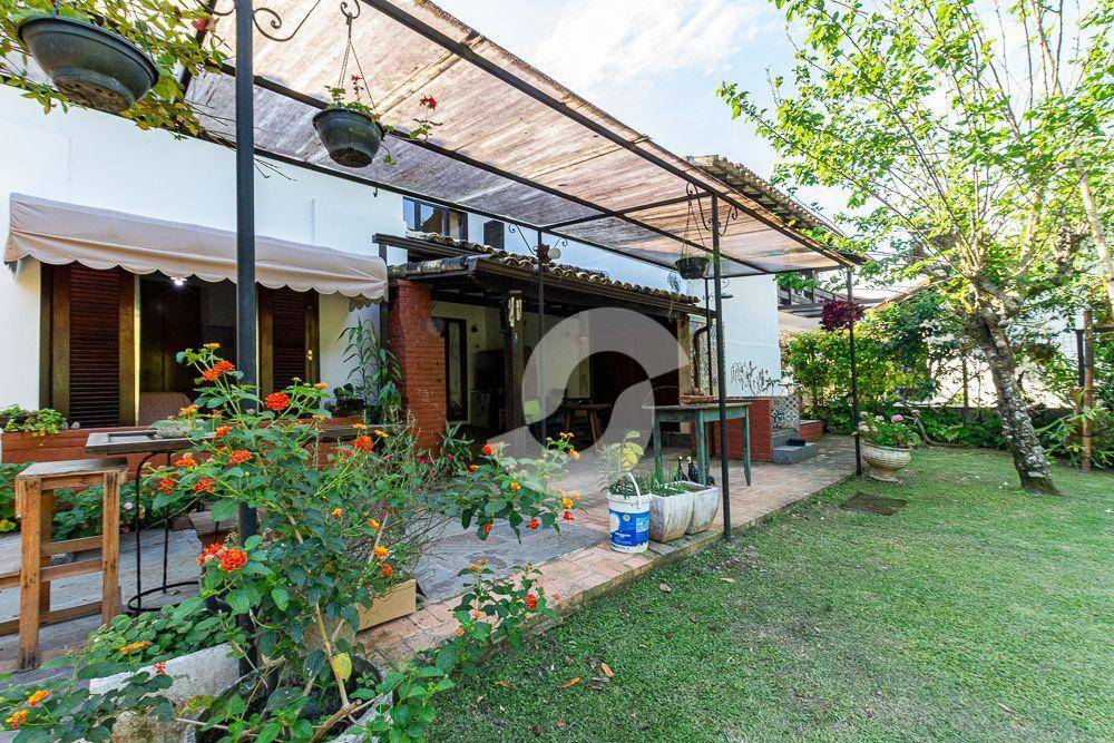 Casa à venda com 3 quartos, 164m² - Pendotiba,Niterói