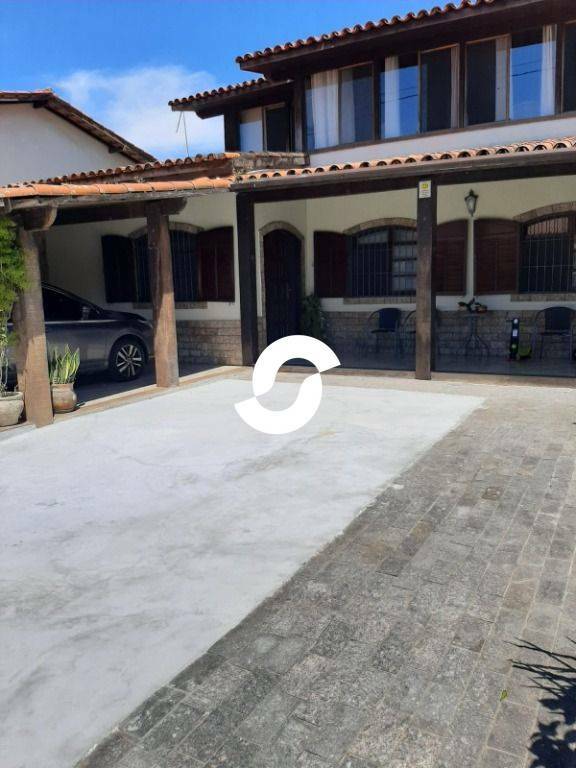 Casa à venda com 6 quartos, 360m² - Piratininga,Niterói