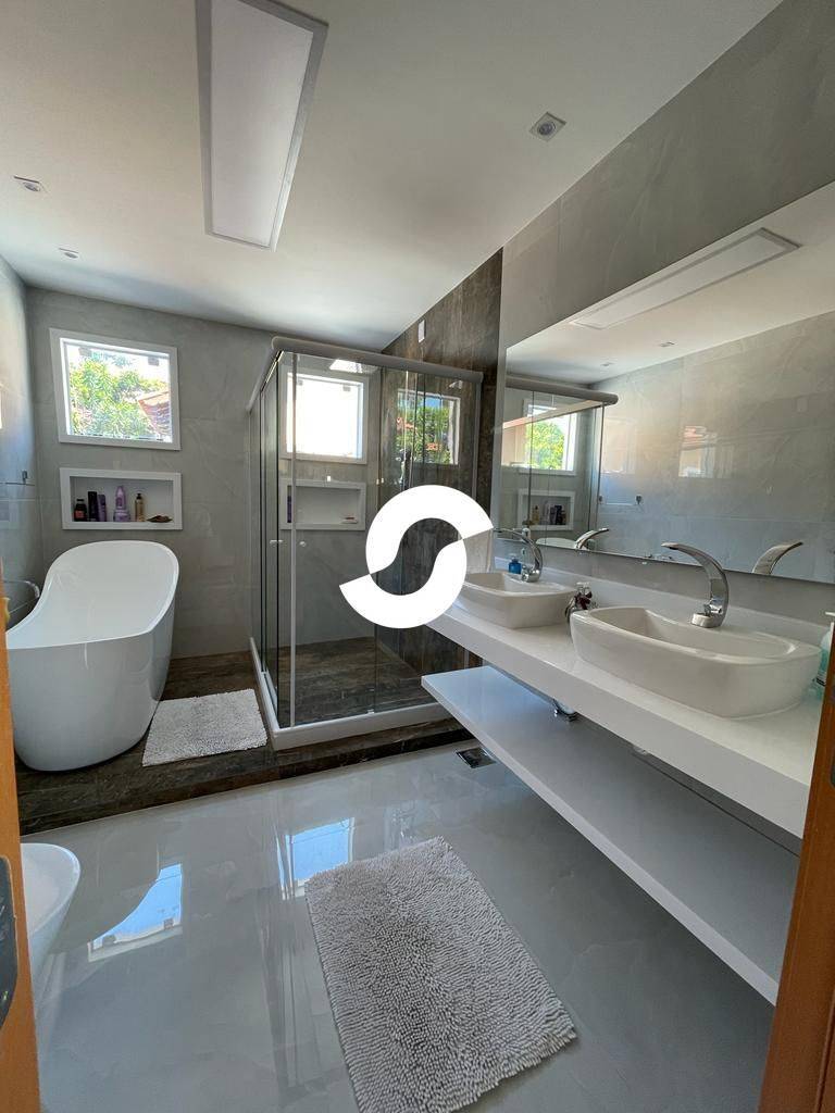 Casa à venda com 3 quartos, 340m² - Camboinhas,Niterói