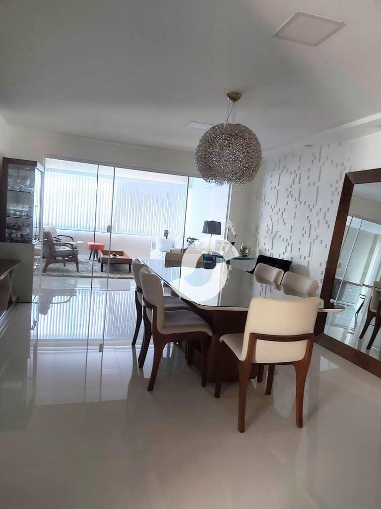 Casa à venda com 3 quartos, 340m² - Camboinhas,Niterói