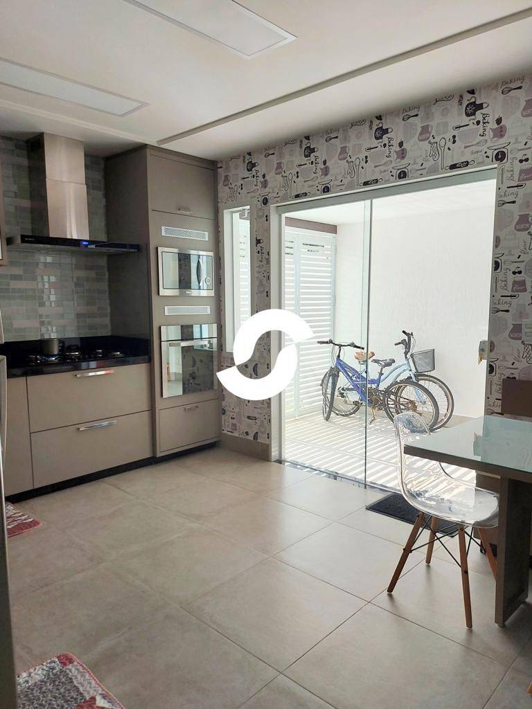 - Casa com 3 dormitórios à venda, 340 m² por R$ 2.790.000,00 - Camboinhas - Niterói/RJ